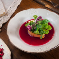 Il Moderno - Insalatina su salsa di melograno